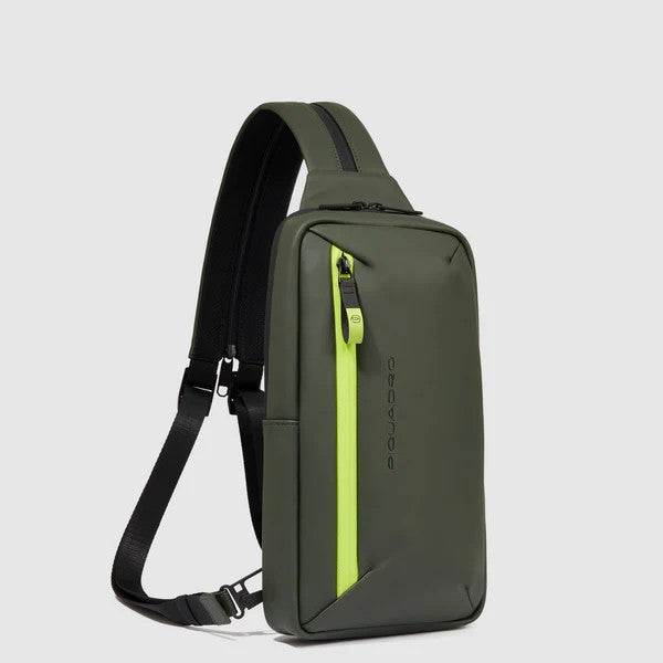 Piquadro monospalla in tessuto tecnico "C2O" Verde CA6466CO2W.VE