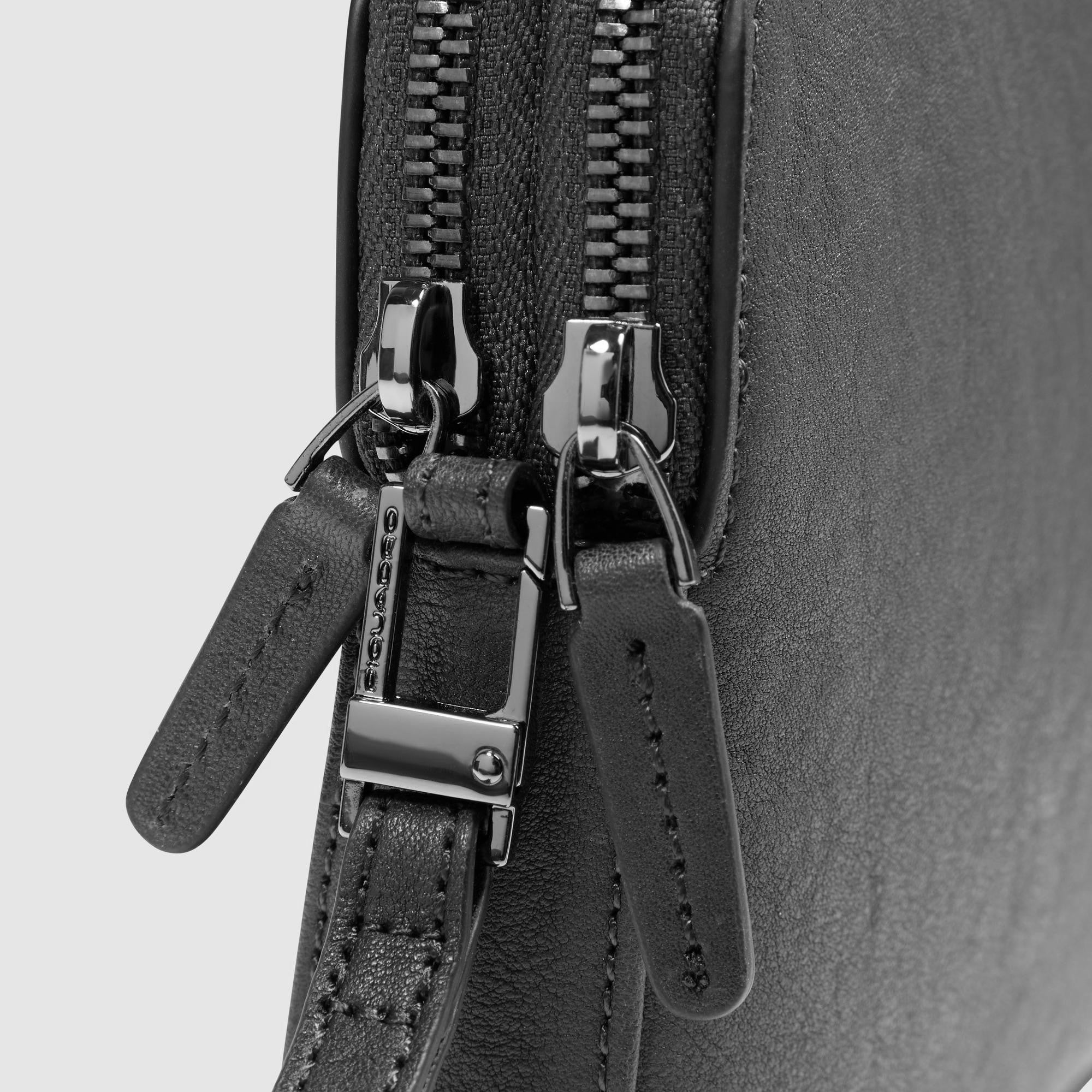 Piquadro pochette in pelle "Black Square" Nero AC3944B3R.N