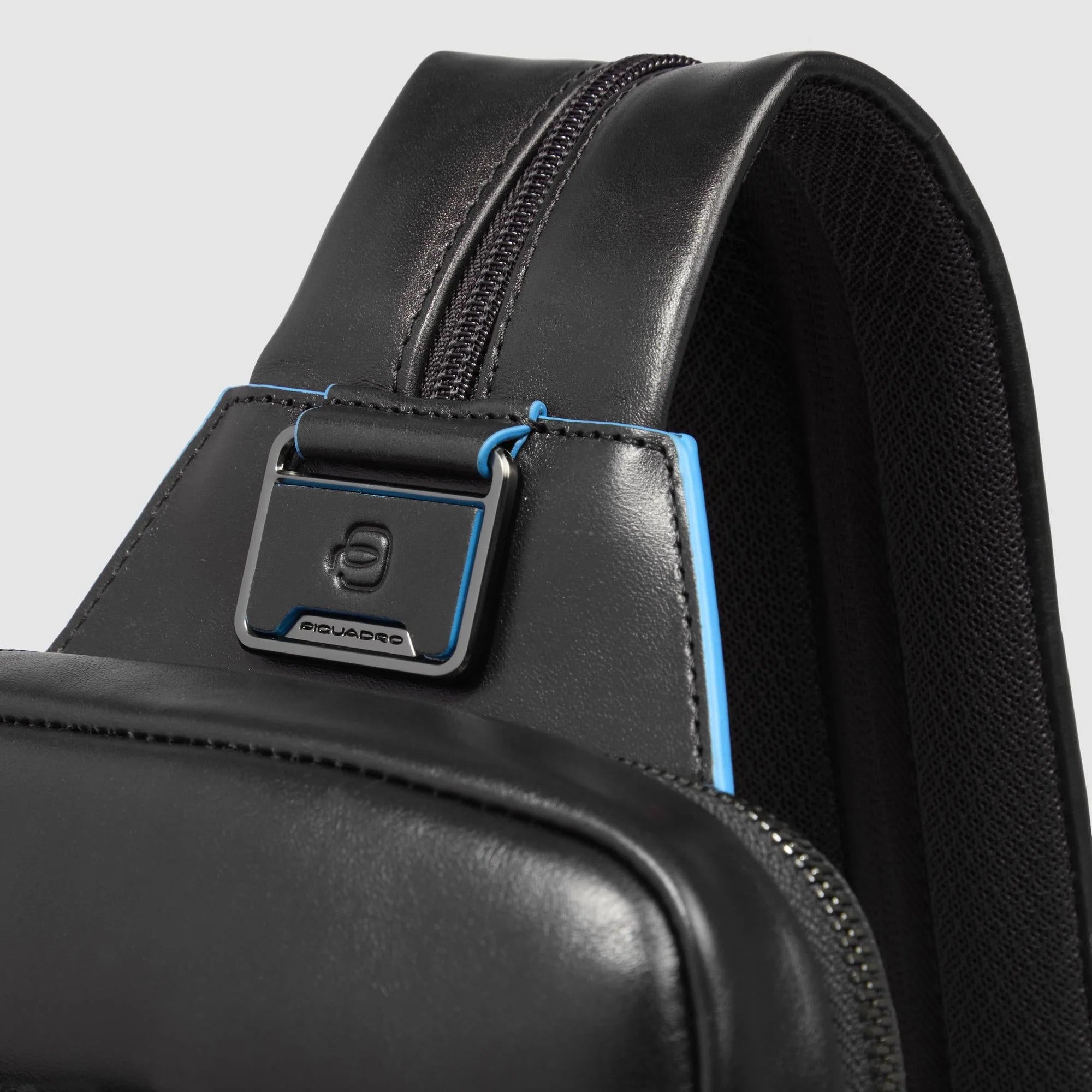 Piquadro monospalla in pelle "Blue Square" Nero CA6589B2.N