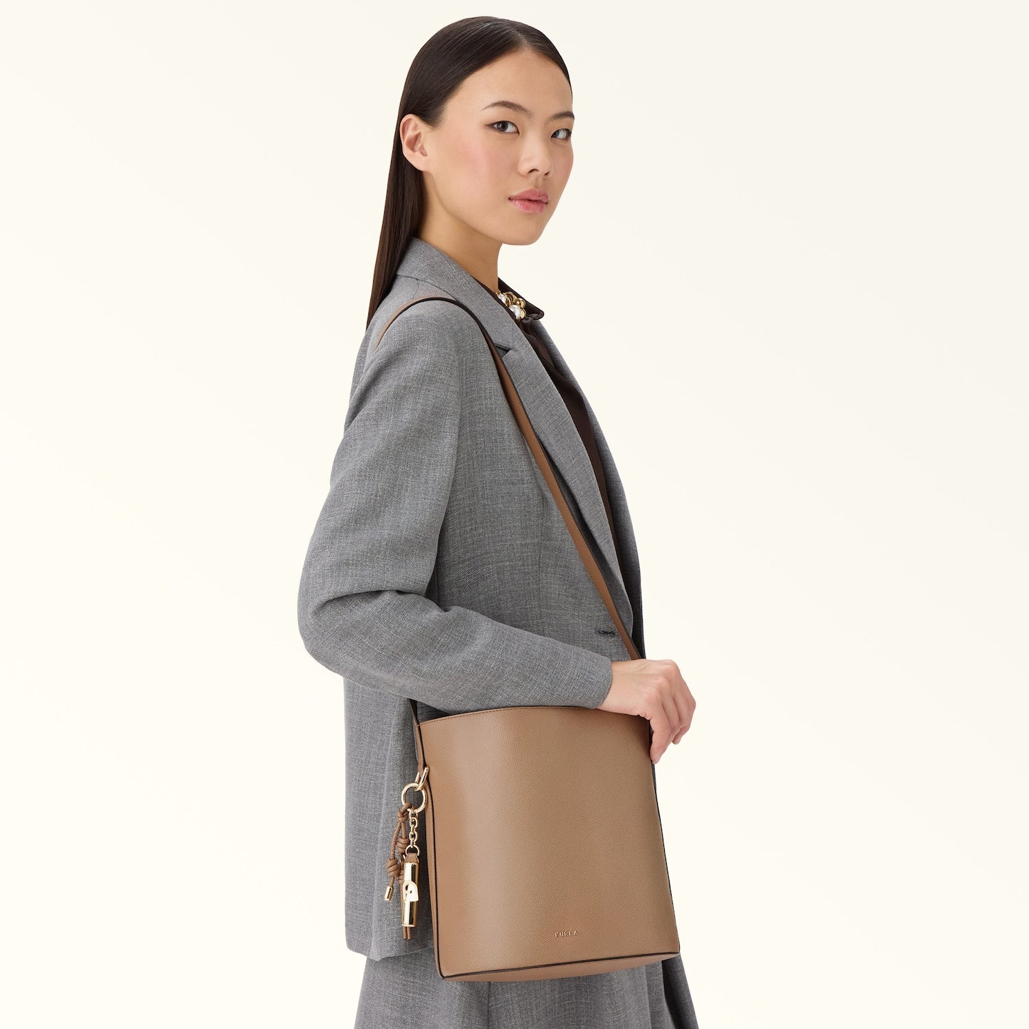 Furla borsa secchiello in pelle "Roxie" Beige WB01875.4489S TOFFEE
