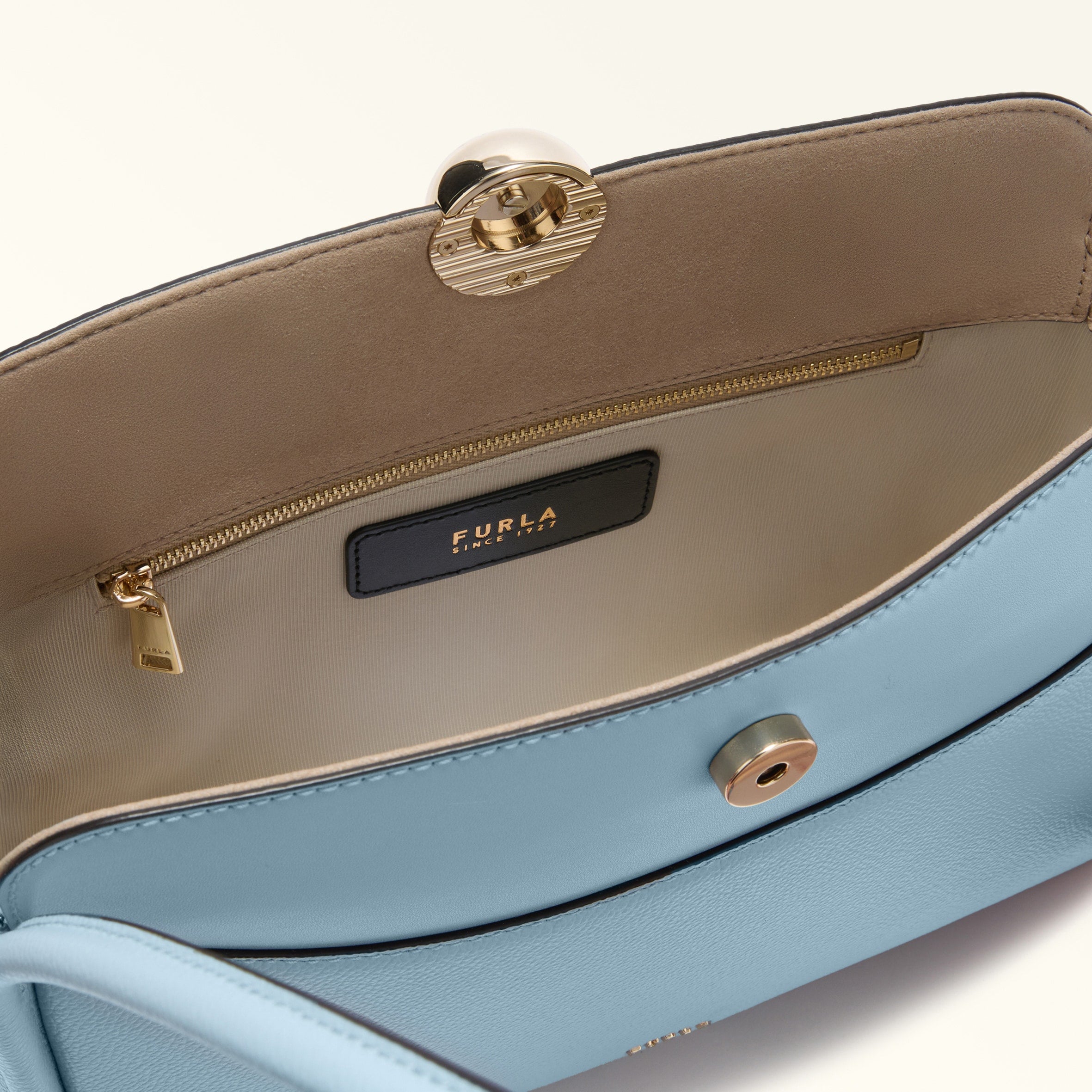 Furla borsa a spalla in pelle "Nicole" Azzurro WB01883.CDZ00 CARTA DA ZUCCHER