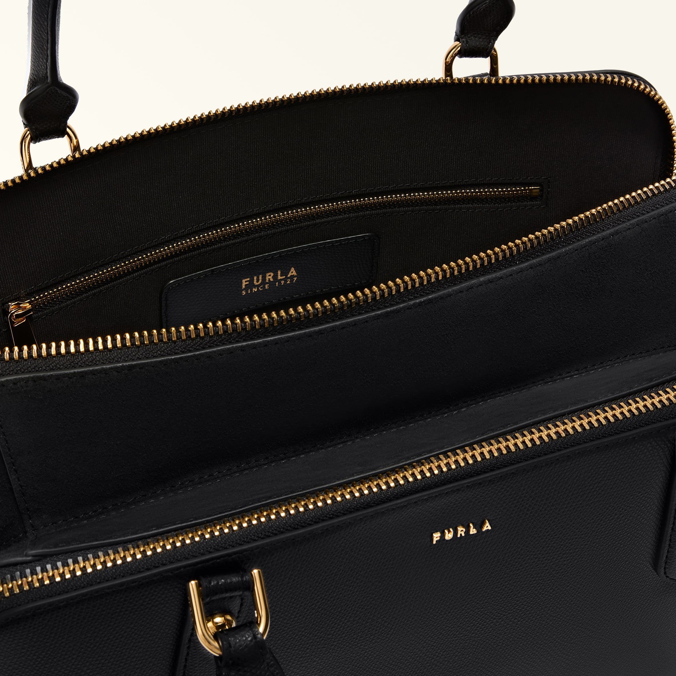 Furla borsa shopping in pelle "Giulia" Nero WB01872.O6000 NERO