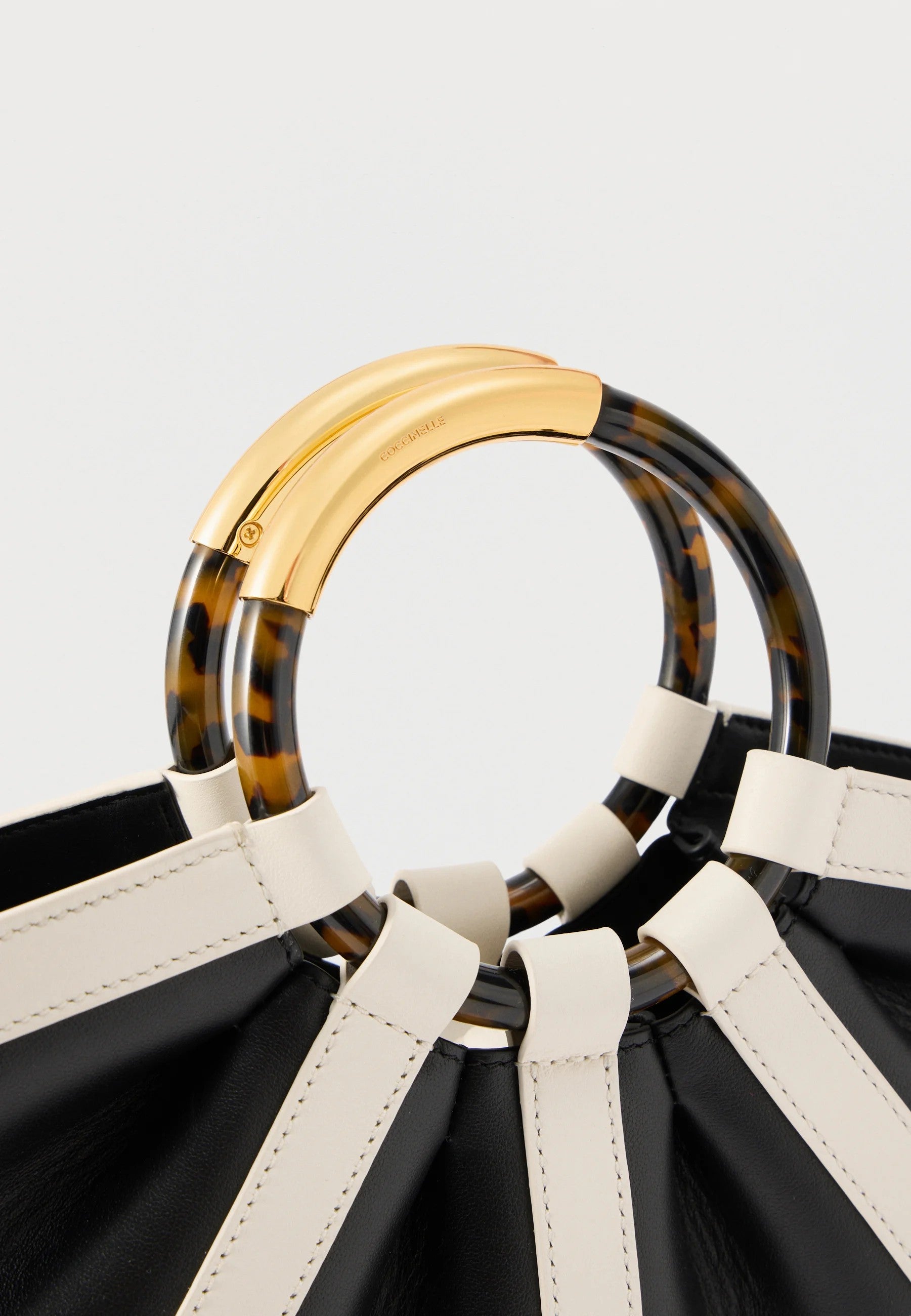 Coccinelle borsa a mano in pelle "Shell Bicolor" Bianco e nero E1U5B180201.806 PEARL/NOIR