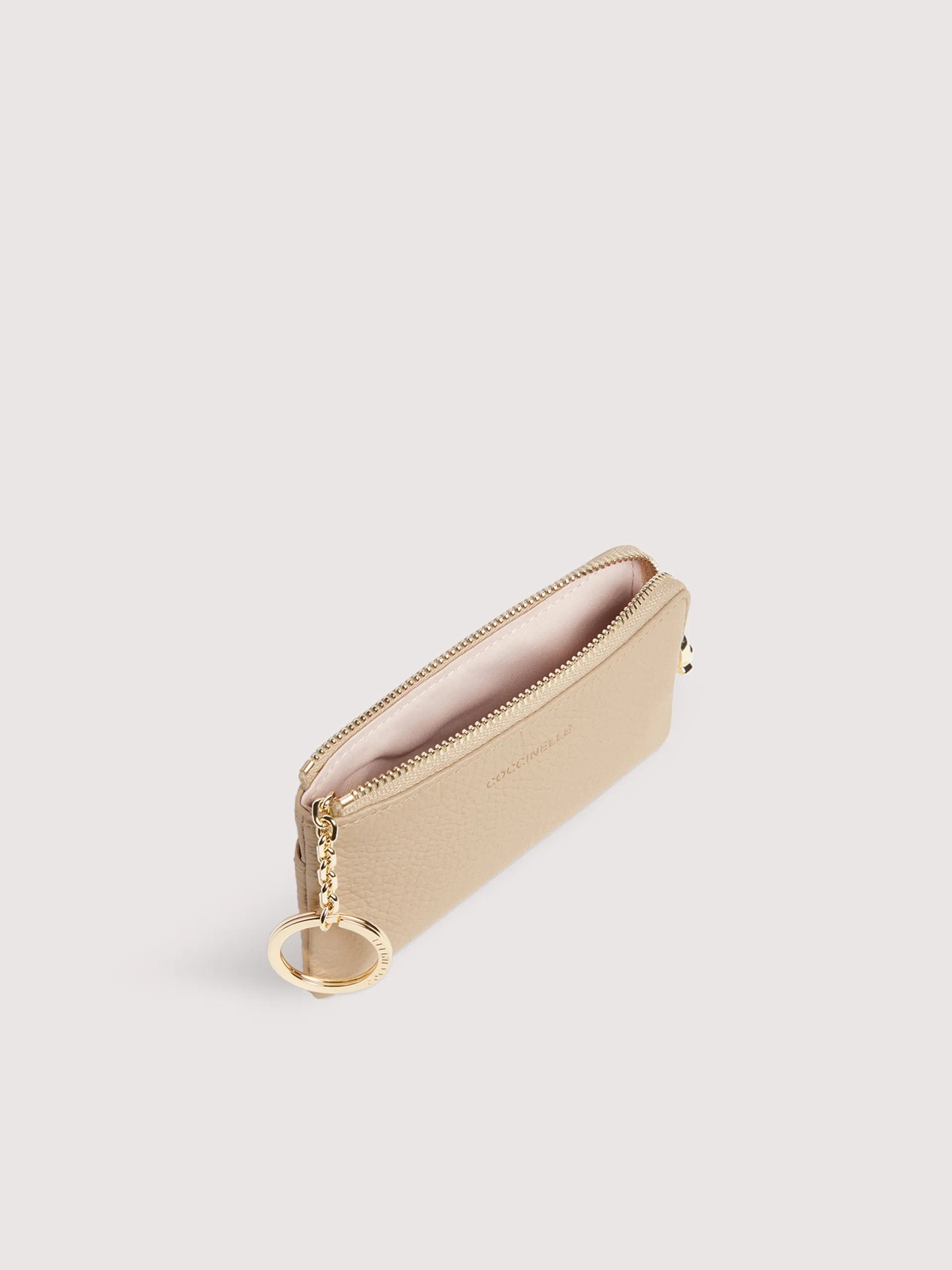 Coccinelle portachiavi a bustina in pelle "C-Me Softy" Beige E2TBM193101.N64 SANDSHELL