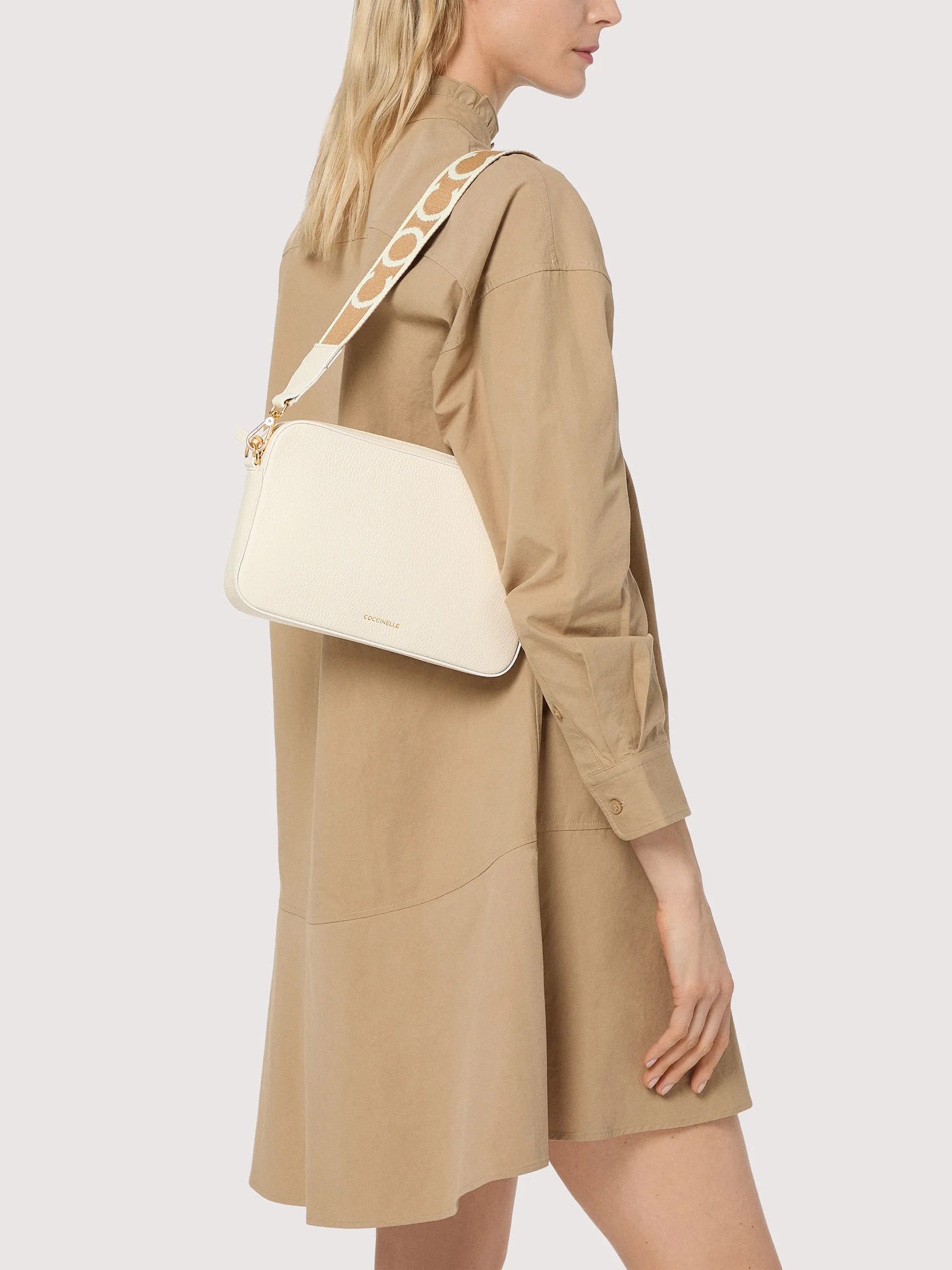 Coccinelle borsa a spalla in pelle "Tebe" Bianco E5MN5520101.N17 PEARL