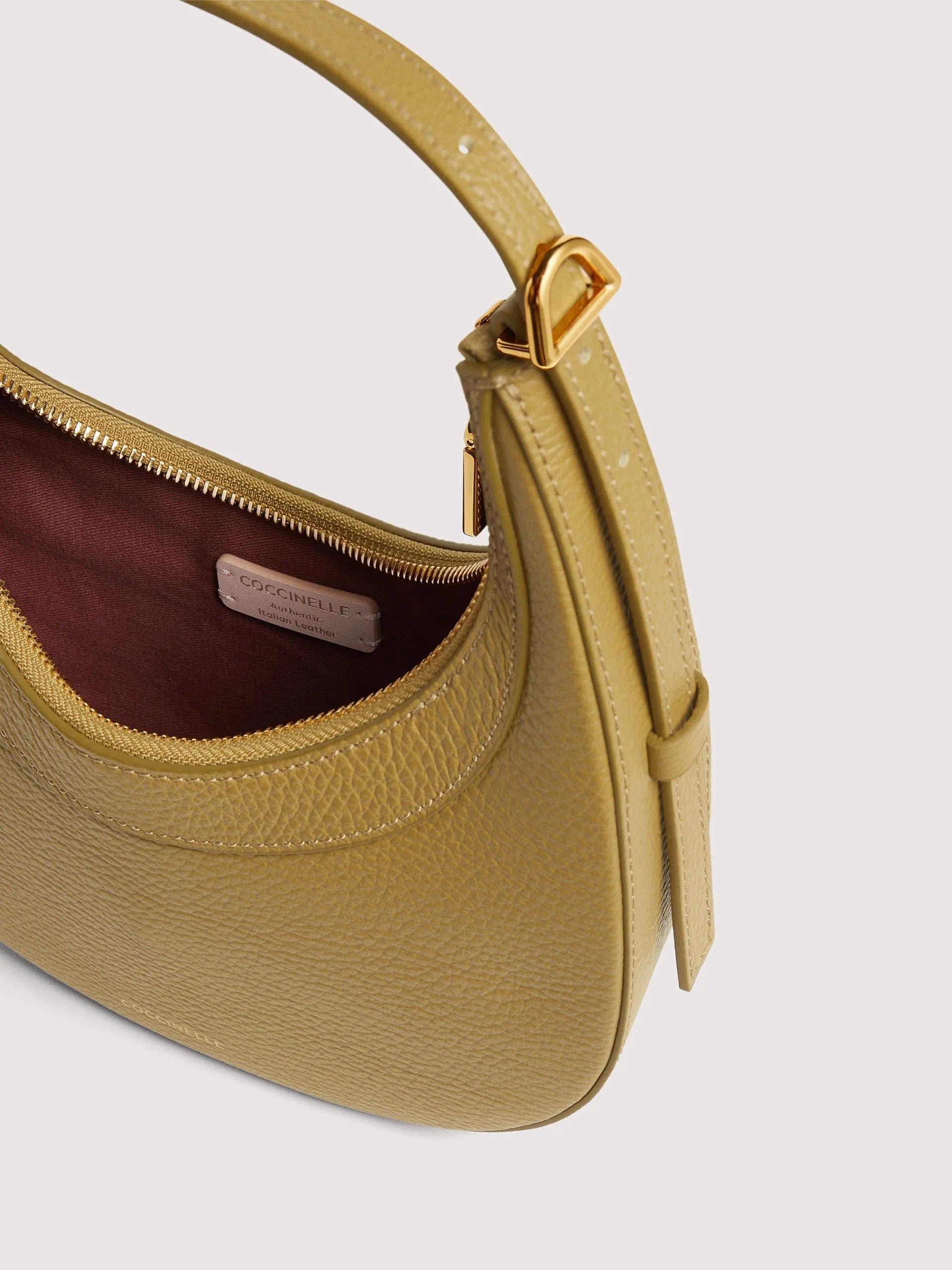 Coccinelle borsa a spalla in pelle "Whisper" Verde E5PIP530101.G43 SEAGRASS