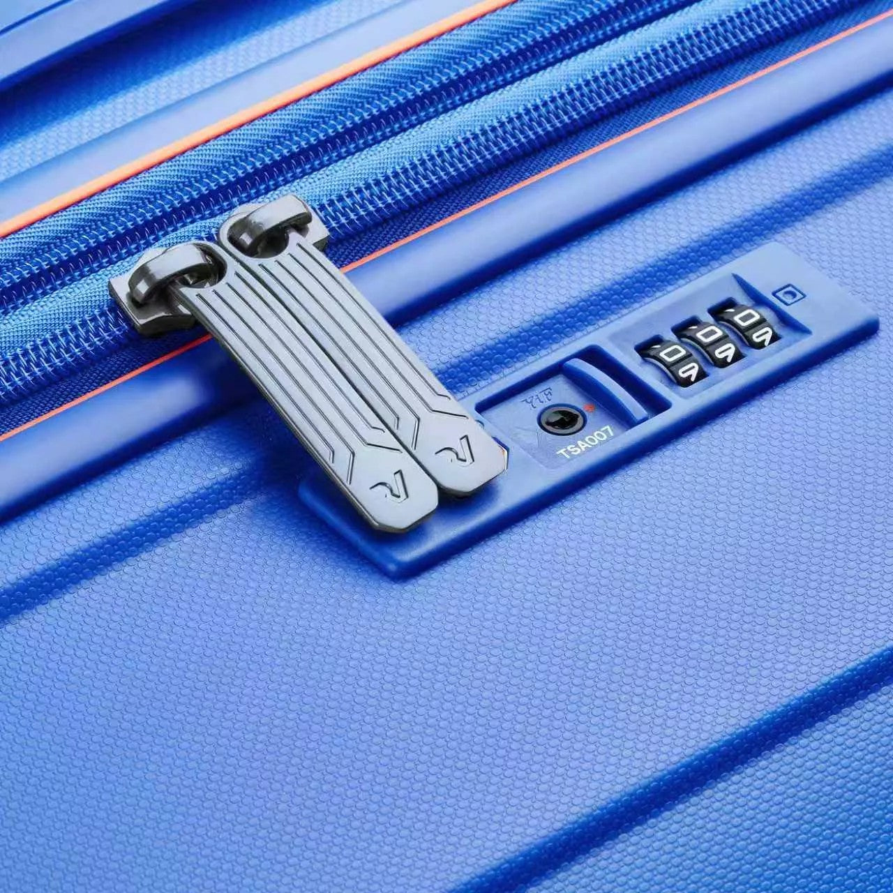 Roncato trolley grande in polipropilene "B-Flying" Blu elettrico 418181.2929 ULTRAVIOLET