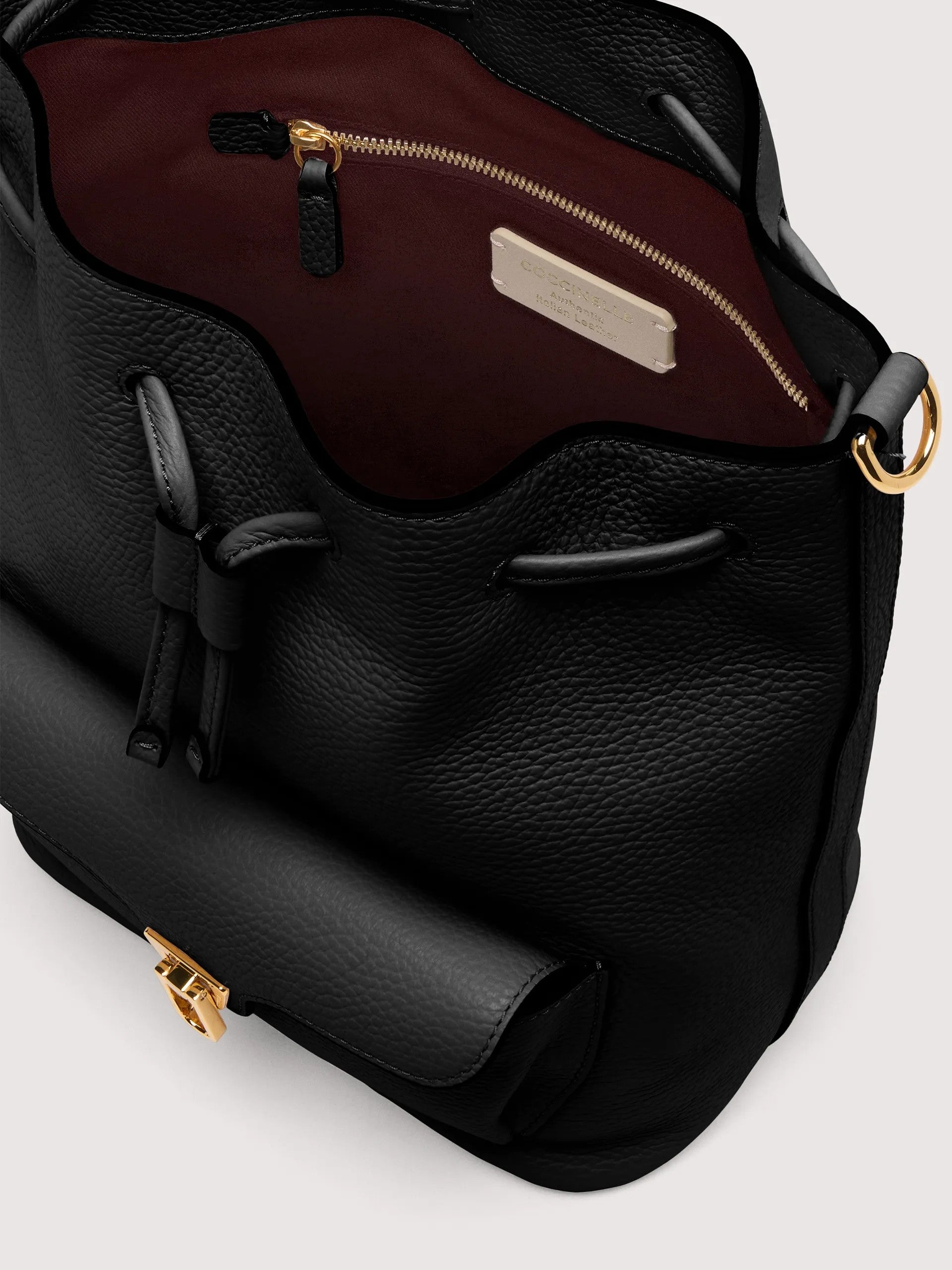 Coccinelle borsa secchiello in pelle "Beat Generation" Nero E1TFK230201.001 NOIR