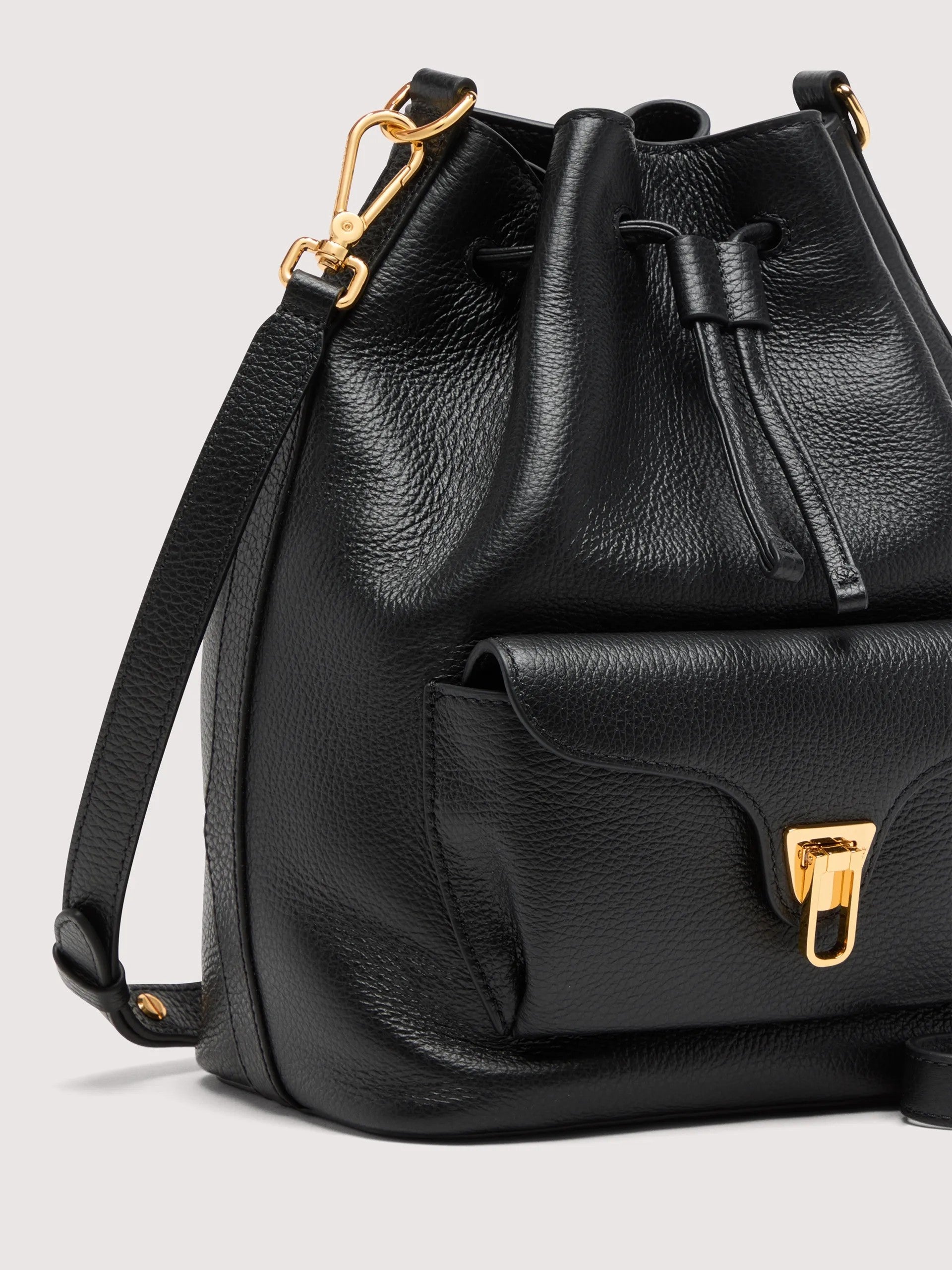 Coccinelle borsa secchiello in pelle "Beat Generation" Nero E1TFK230201.001 NOIR