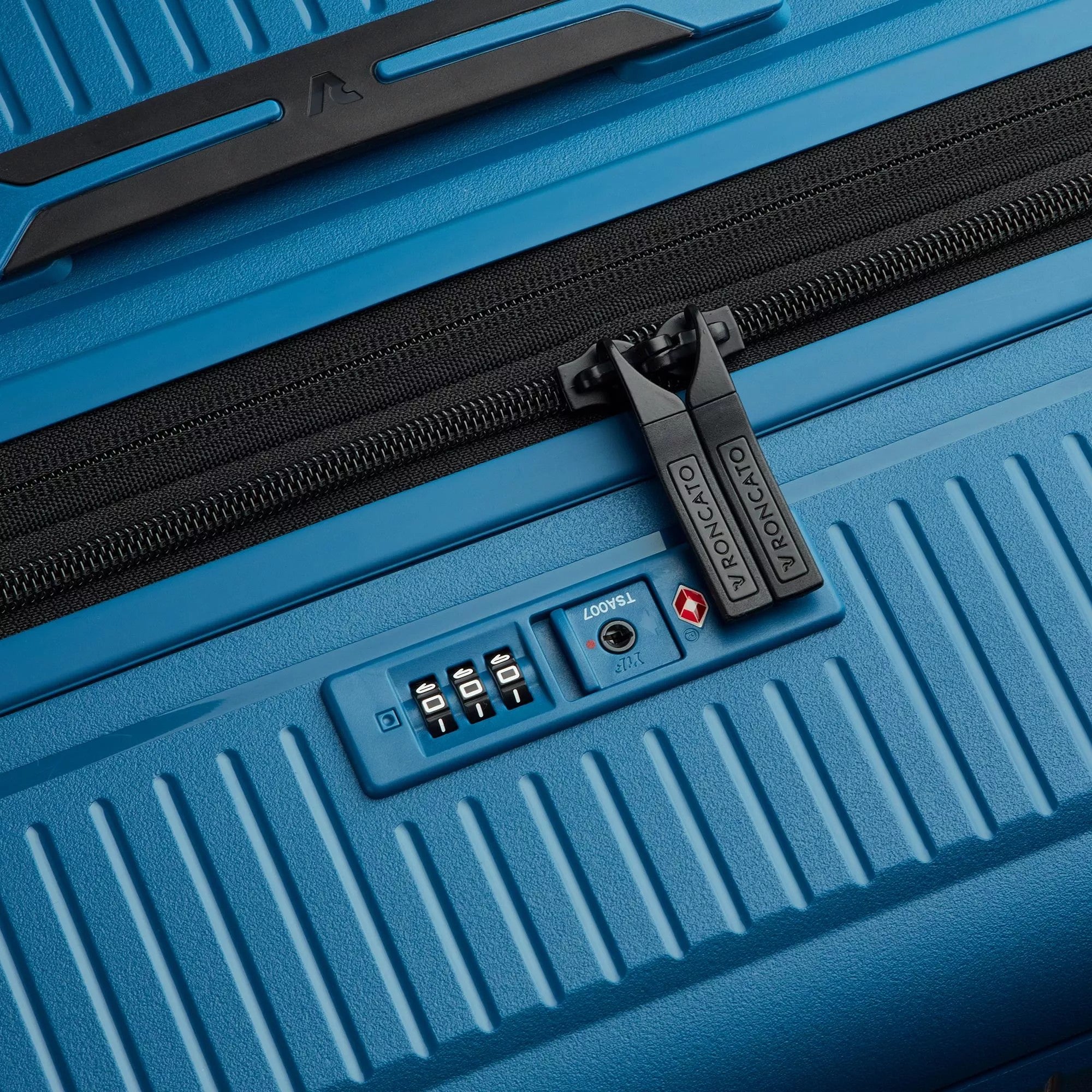 Roncato trolley medio in polipropilene "Arcade" Azzurro 418402.58 DENIM