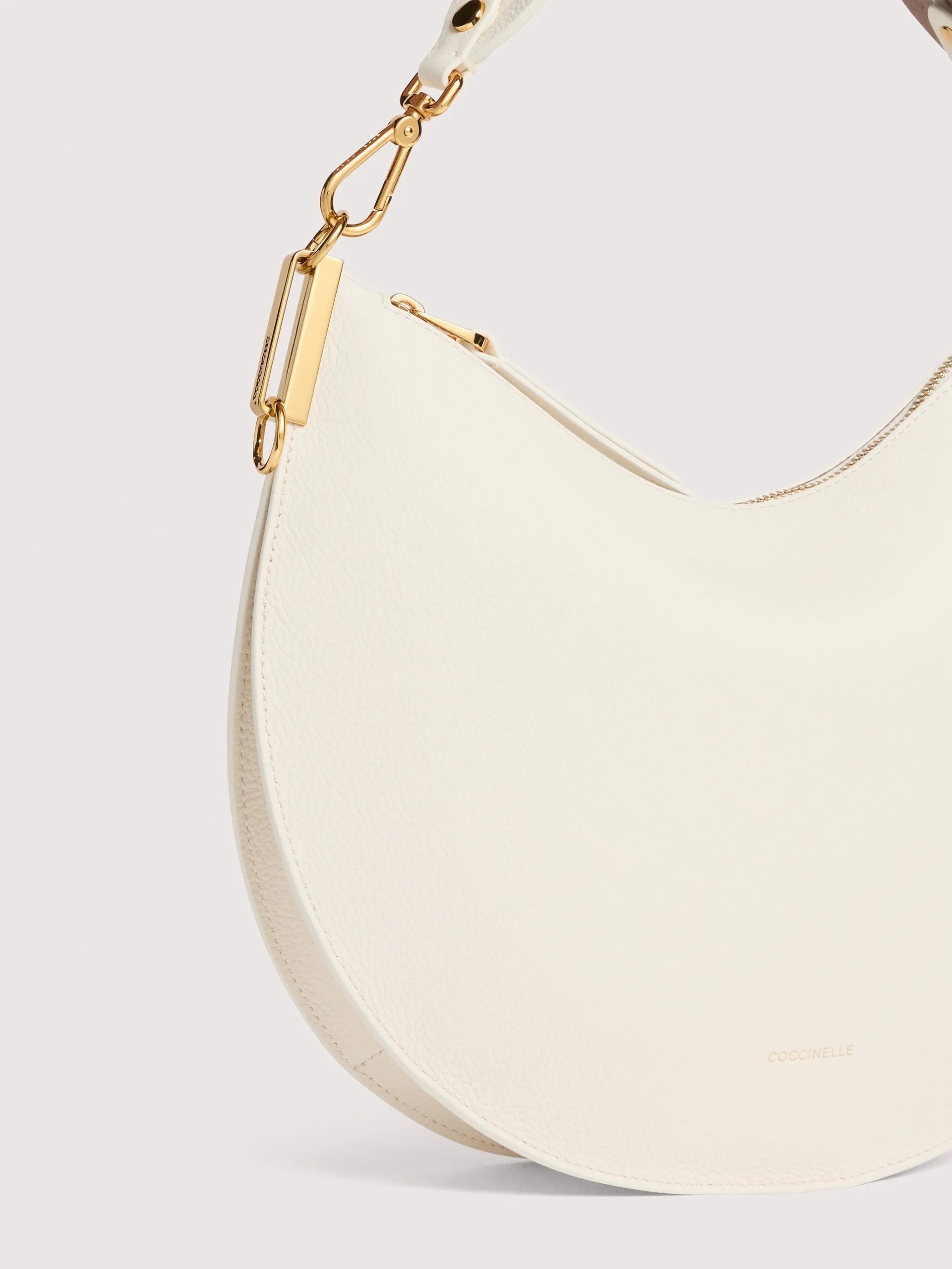 Coccinelle borsa a spalla in pelle "Sunup" Bianco E1QKF130201.685 PEARL/COGNAC