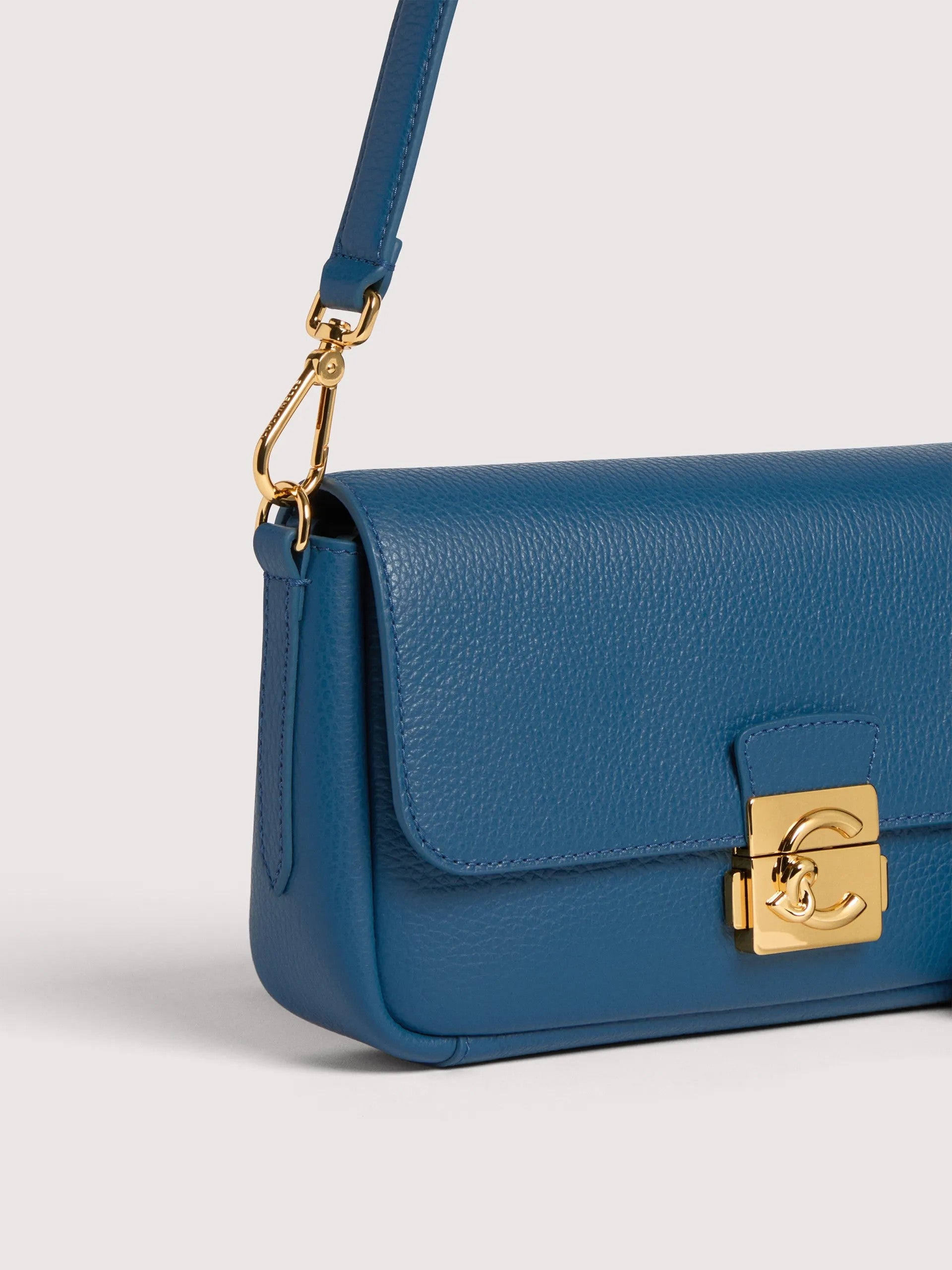 Coccinelle borsa a spalla in pelle "C-Me Lock" Azzurro E1U4K120201.B27 DEEP BLUE