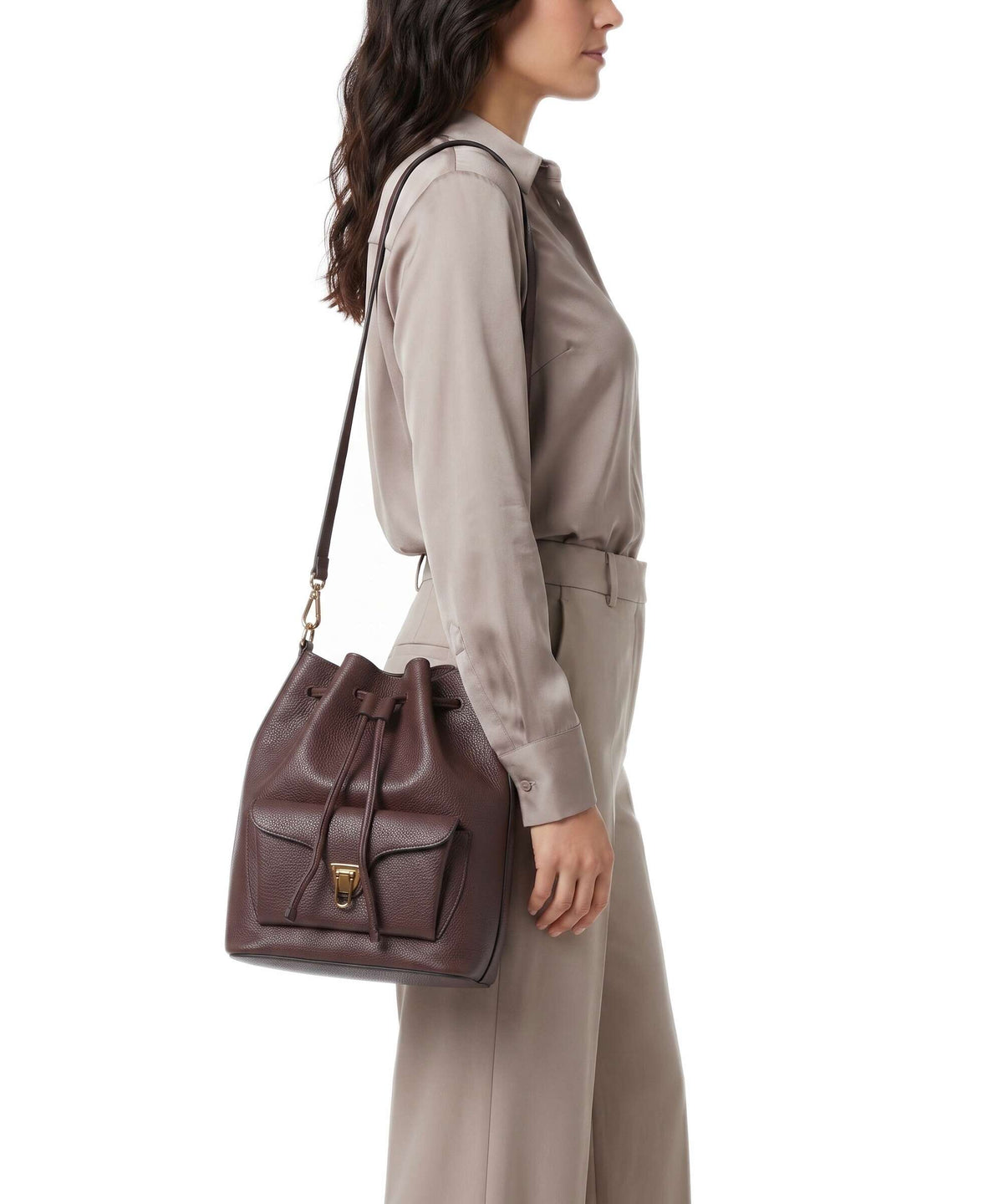 Coccinelle borsa secchiello in pelle "Beat Generation" Marrone E1TFK230201.R49 BERRY