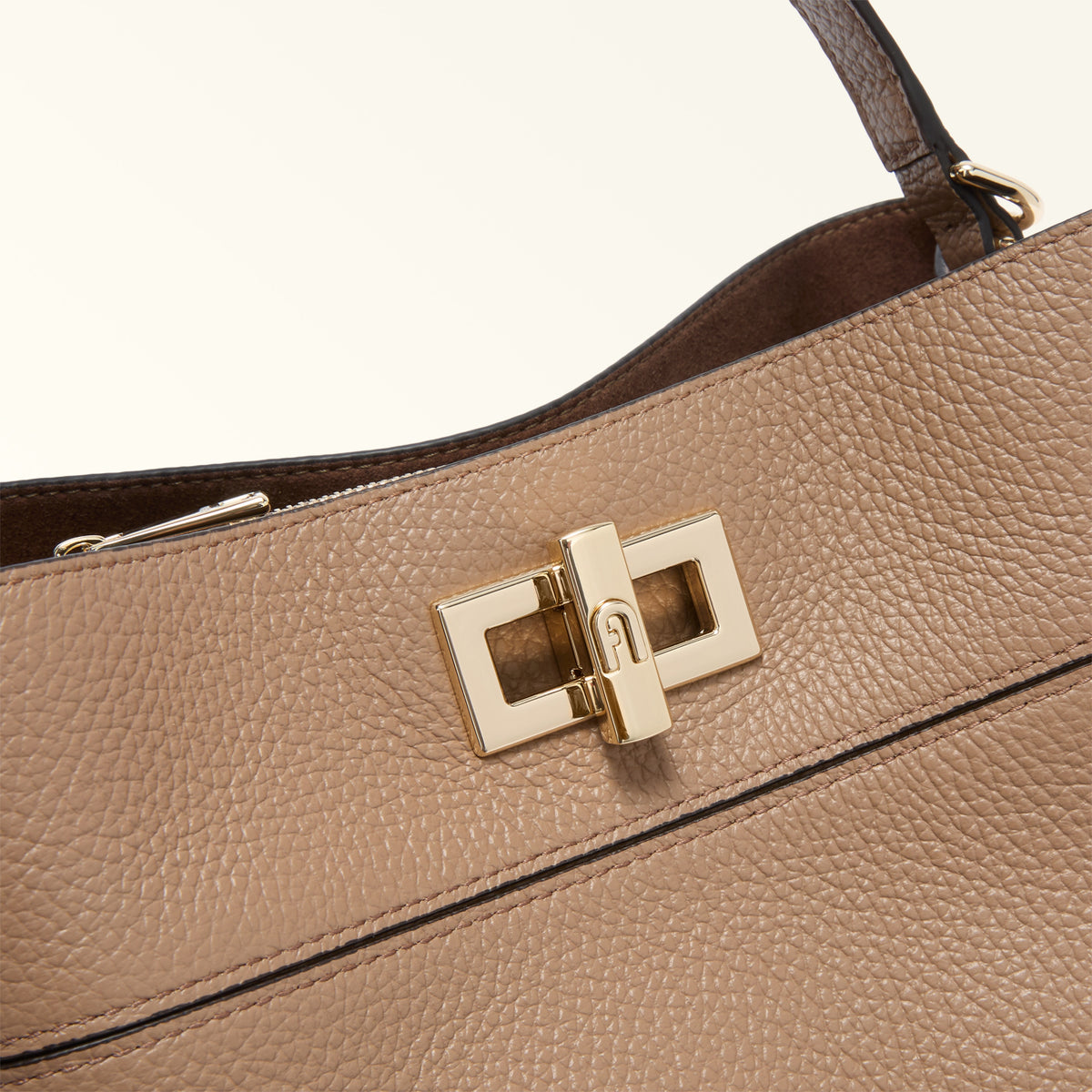 Furla borsa secchiello in pelle "Amelia" Beige WB01953.4489S TOFFEE