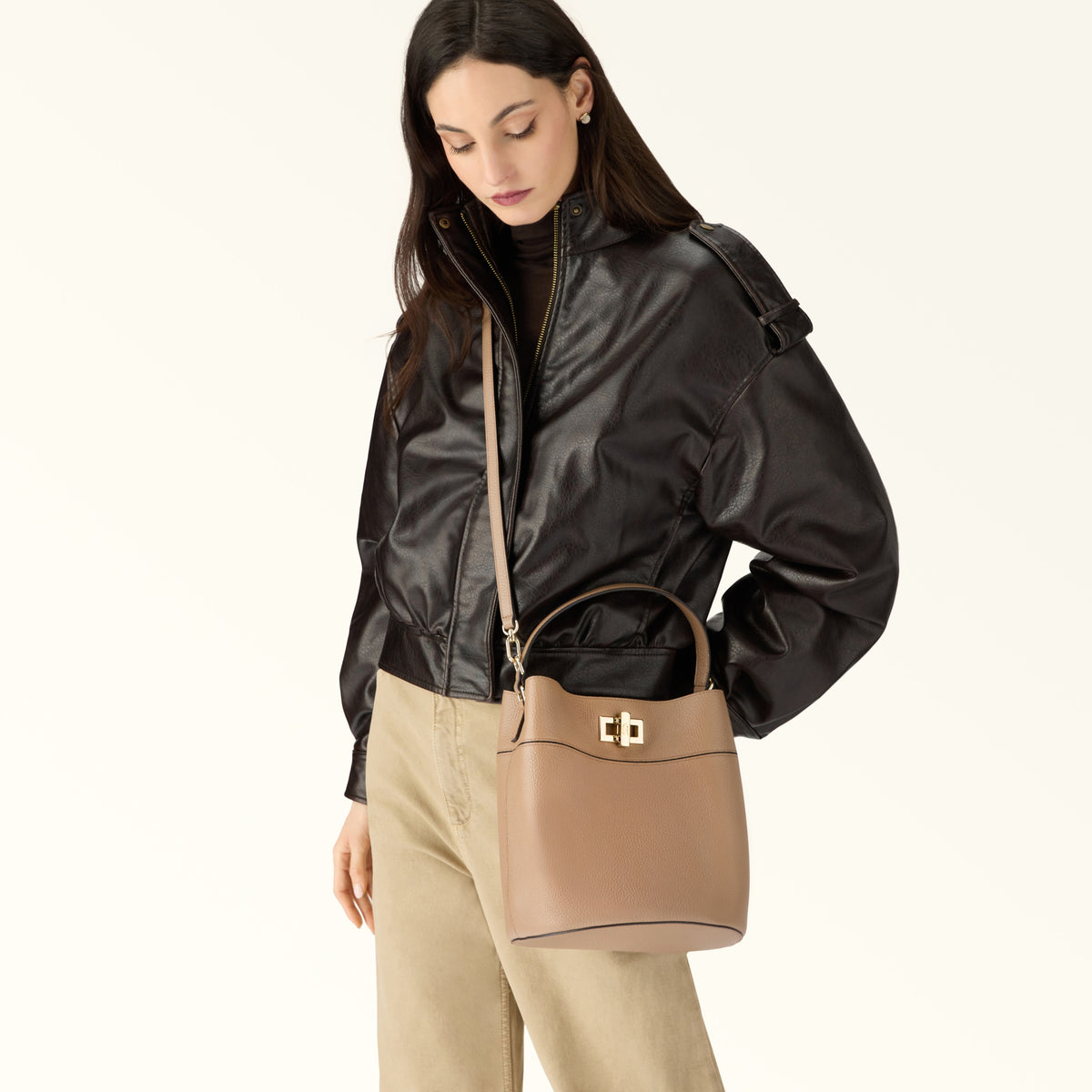 Furla borsa secchiello in pelle "Amelia" Beige WB01953.4489S TOFFEE