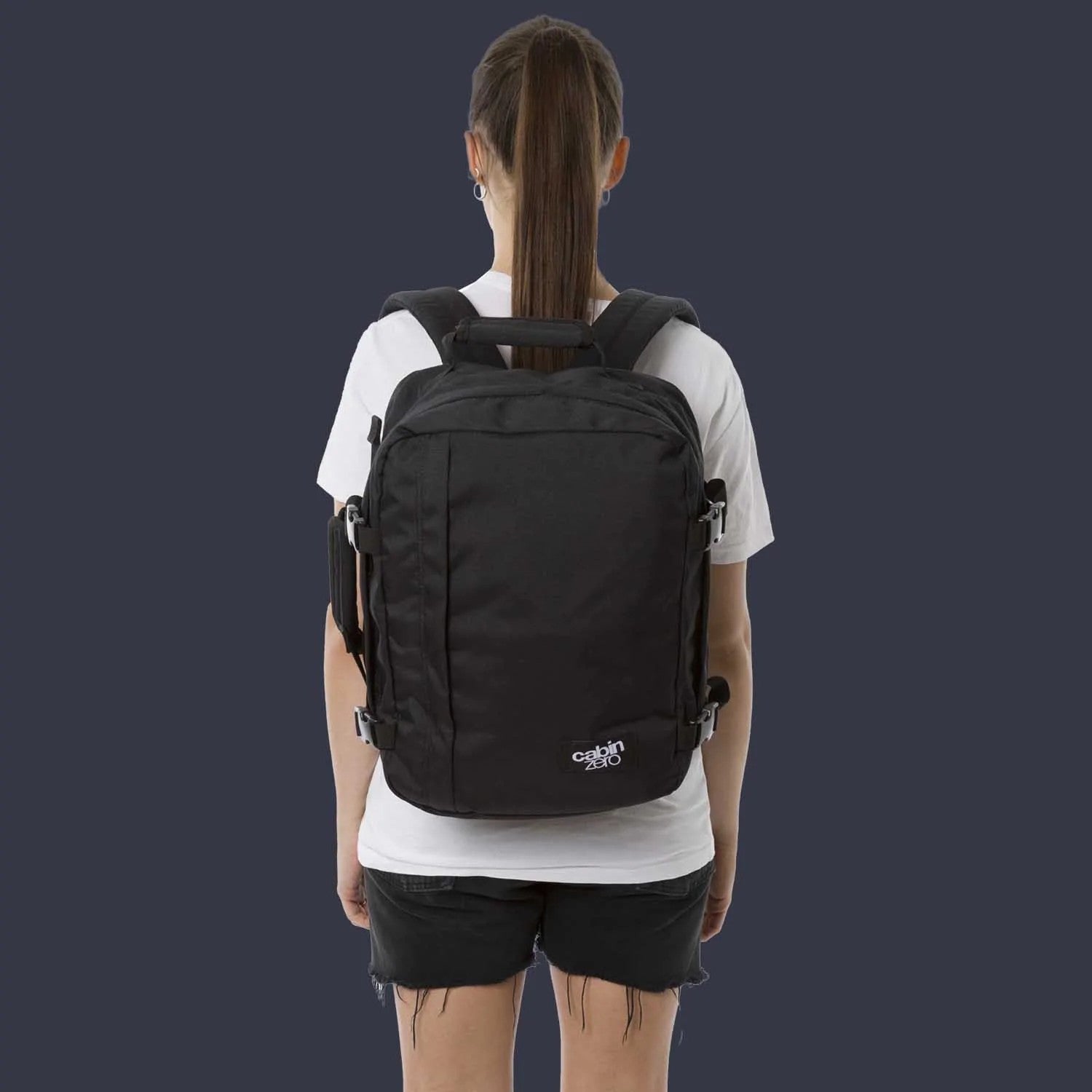 Cabin Zero zaino 28L da viaggio in tessuto "Classic" Nero CZ08.1201 ABSOLUTE BLACK