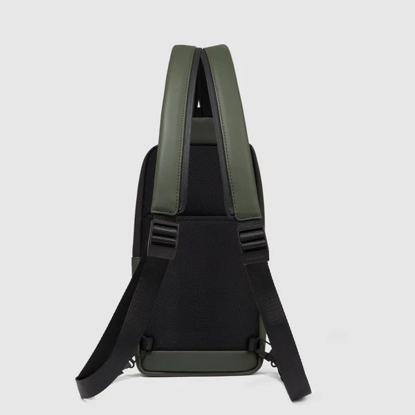 Piquadro monospalla in tessuto tecnico "C2O" Verde CA6466CO2W.VE