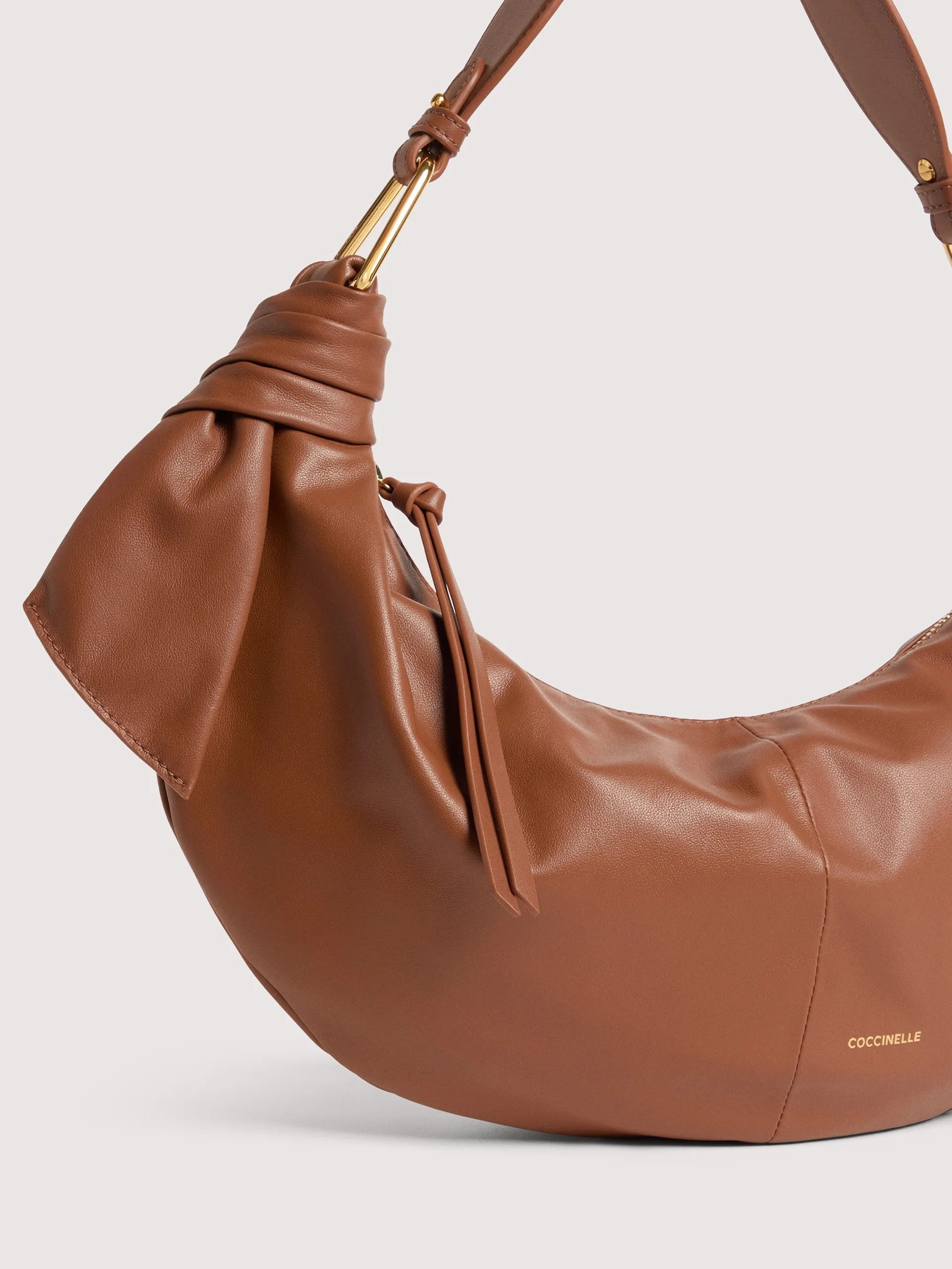 Coccinelle borsa a spalla in pelle "Furoshiki" Cuoio E1U1A130201.W11 COGNAC