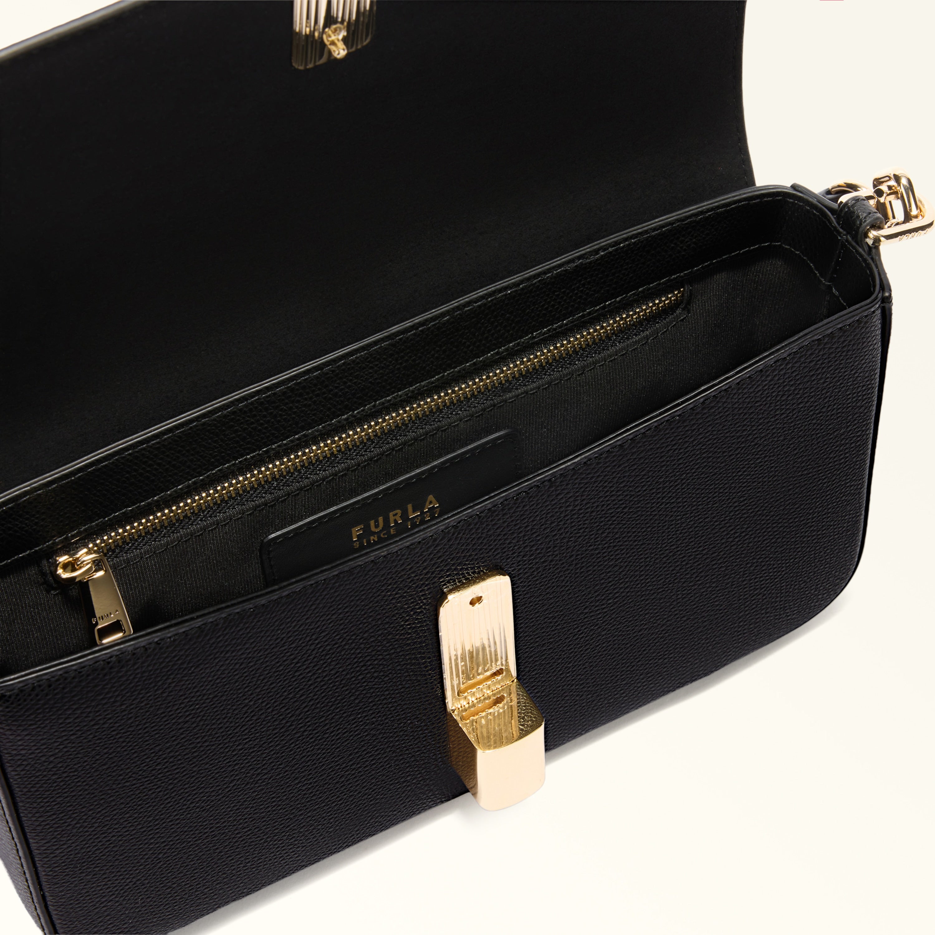Furla borsa a tracolla in pelle "Iride" Nero WB01826.O6000 NERO