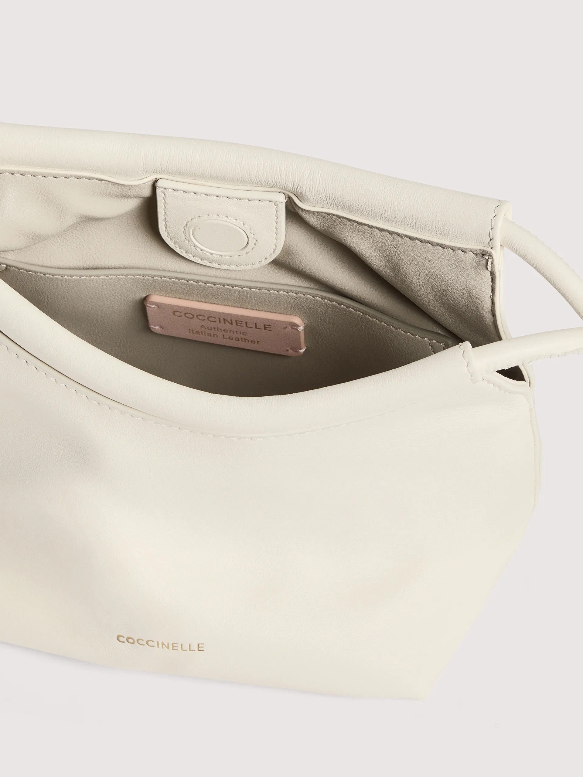 Coccinelle borsa a mano in pelle "Finn Pouch" Bianco E1UAA580101.N17 PEARL