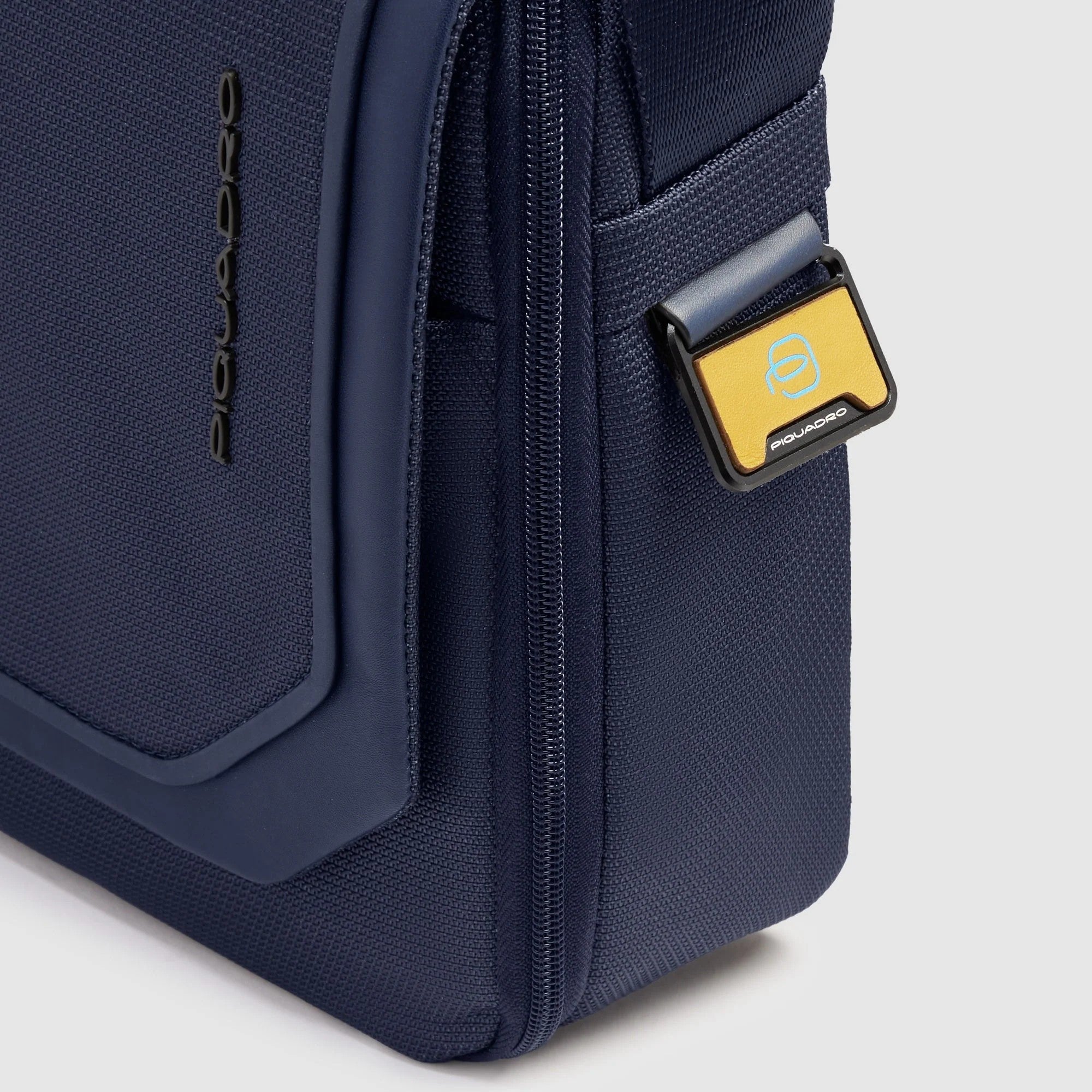 Piquadro messenger in tessuto "Lyss" Blu CA6936S143.BLU