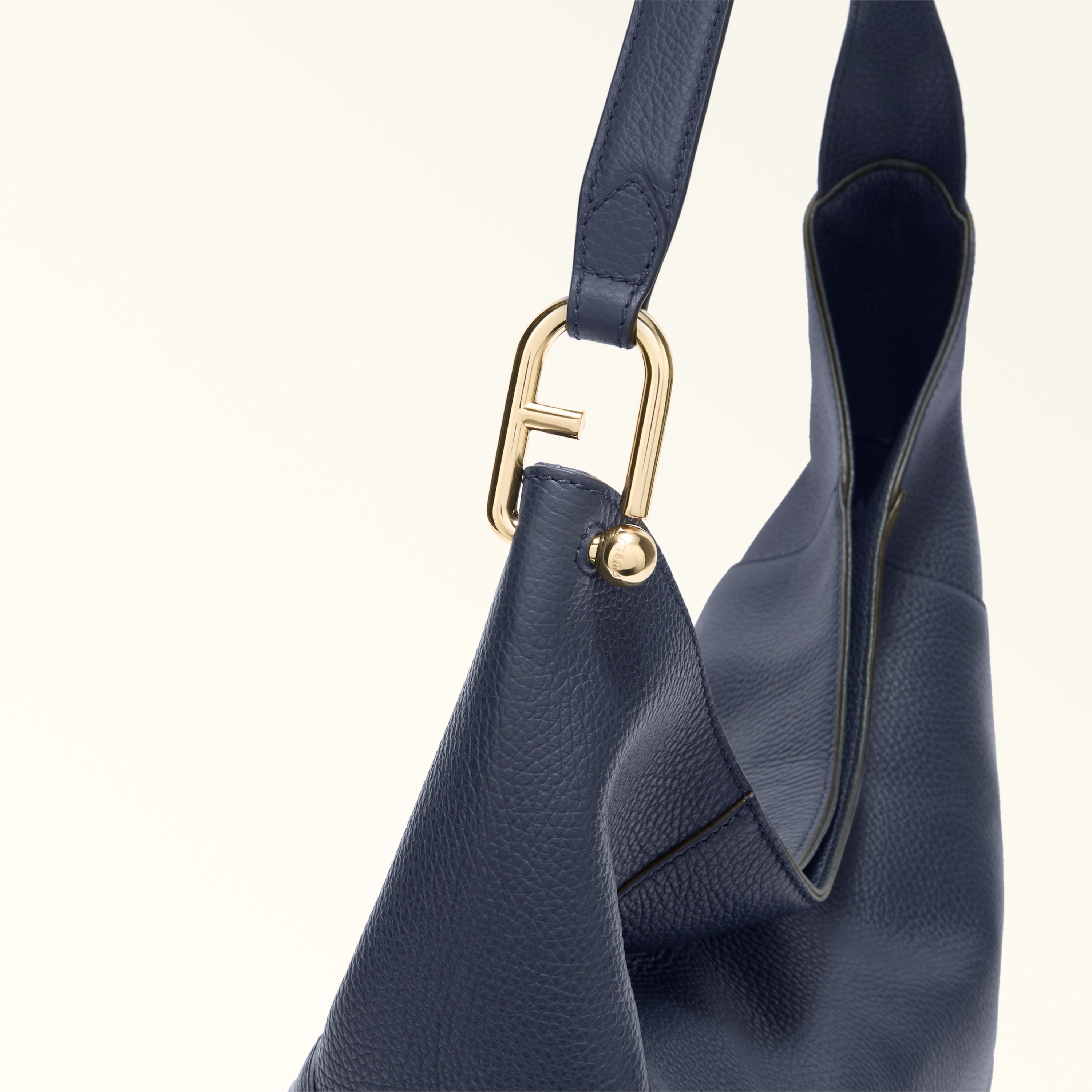 Furla borsa a spalla in pelle "Lara" Blu WB01876.2676S MEDITERRANEO