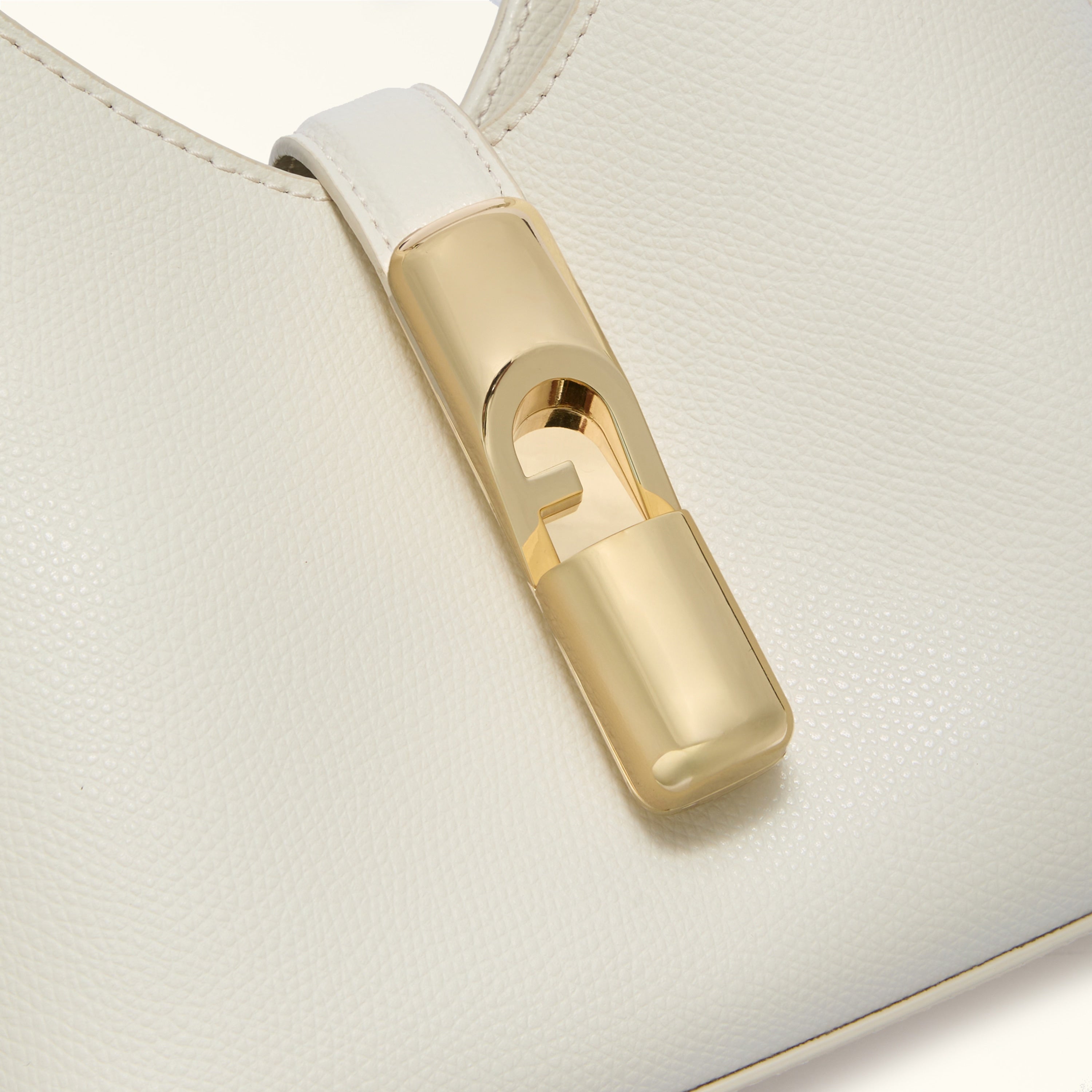 Furla borsa a spalla in pelle "Iride" Avorio WE00820.PNN00 PANNA
