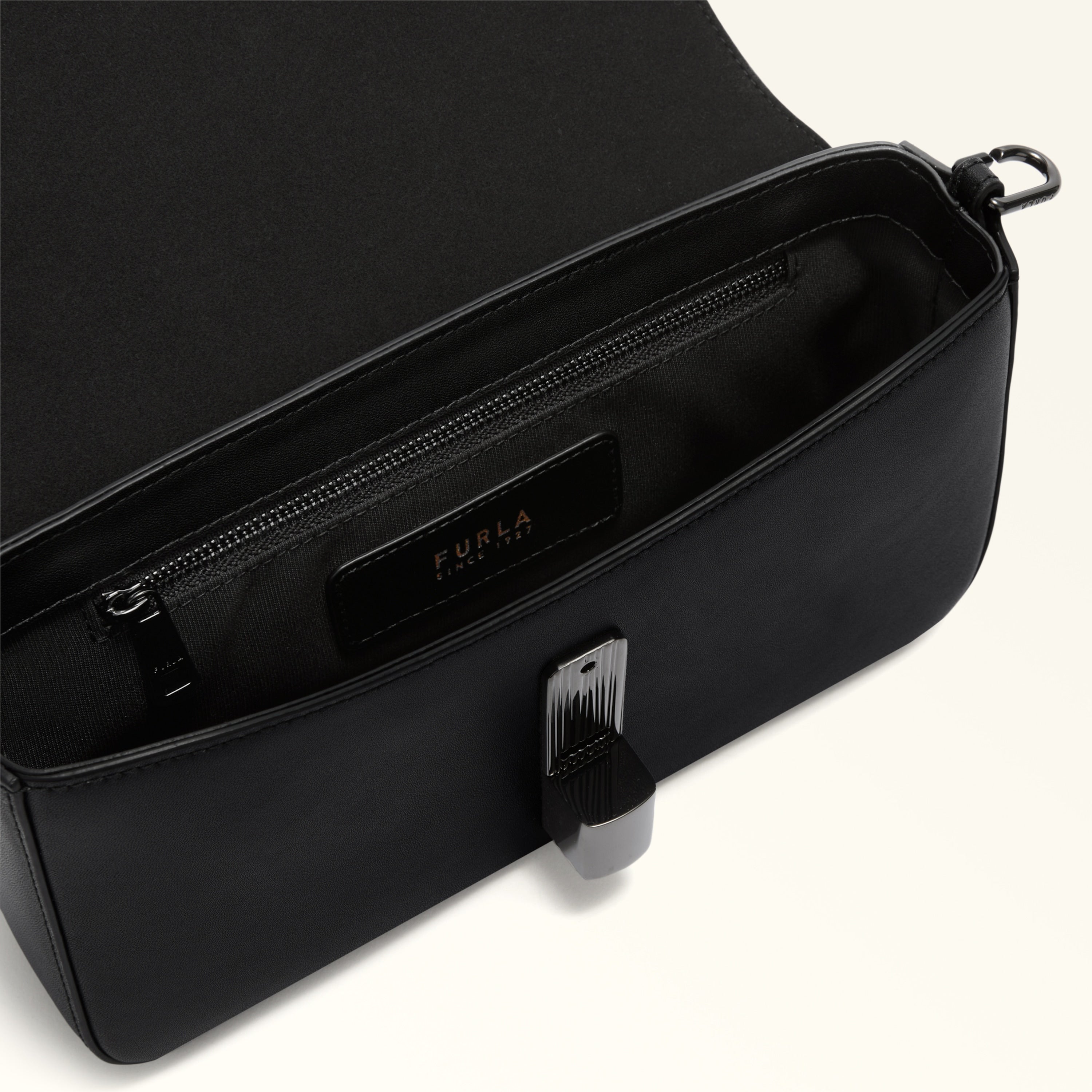 Furla borsa a tracolla in pelle "Iride" Nero WB01826B.O6000 NERO