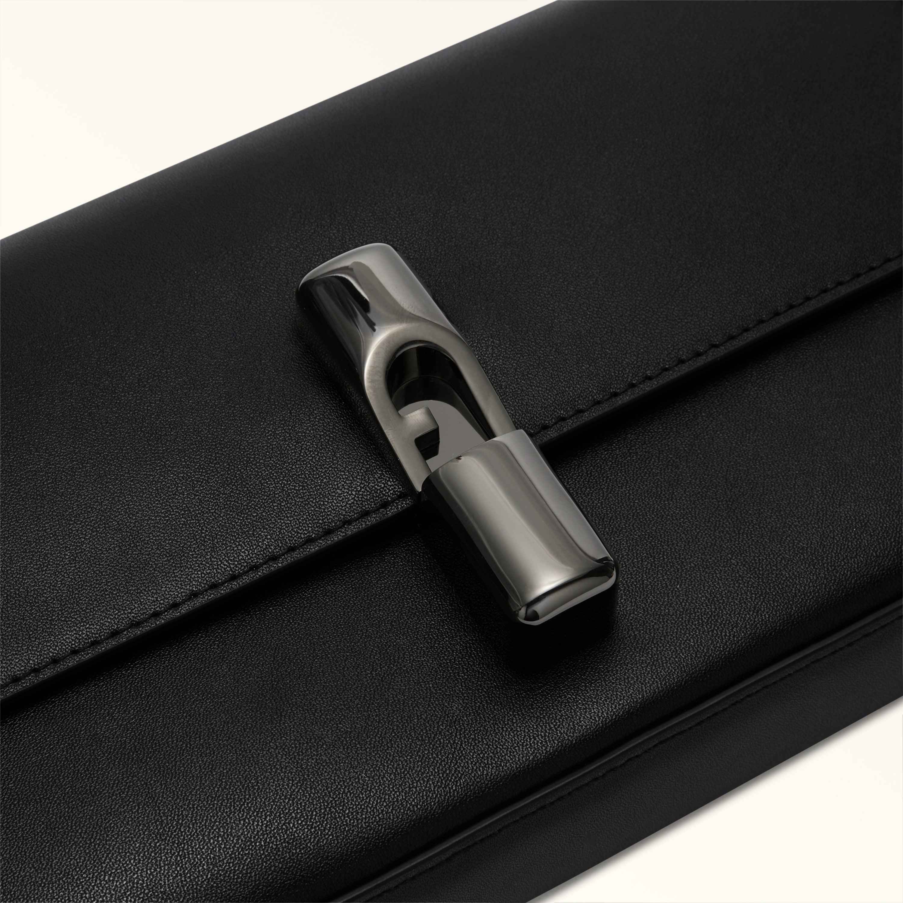 Furla borsa a tracolla in pelle "Iride" Nero WB01826B.O6000 NERO
