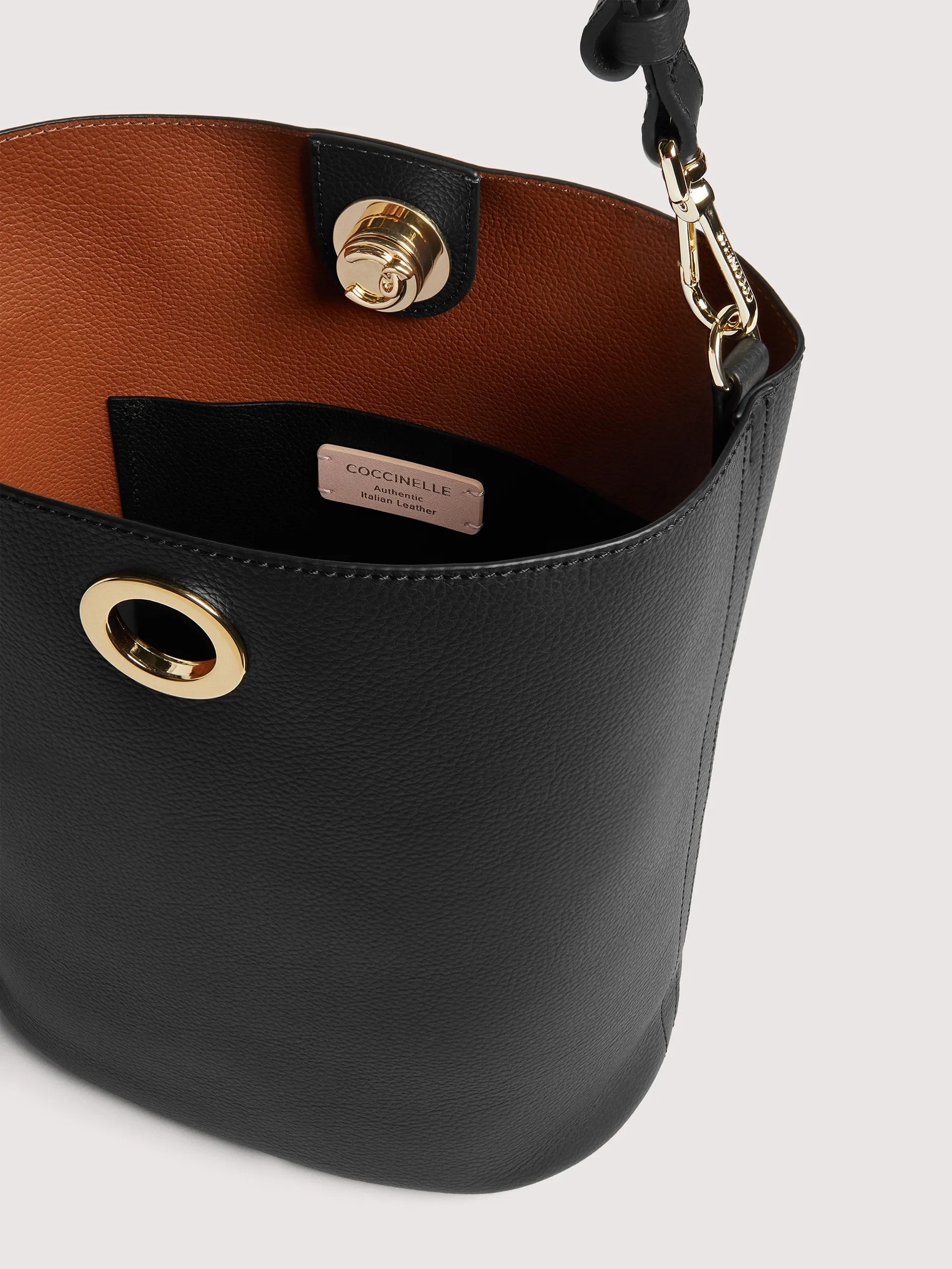 Coccinelle borsa secchiello in pelle "Nikla" Nero E1TOA230101.613 NOIR/COGNAC