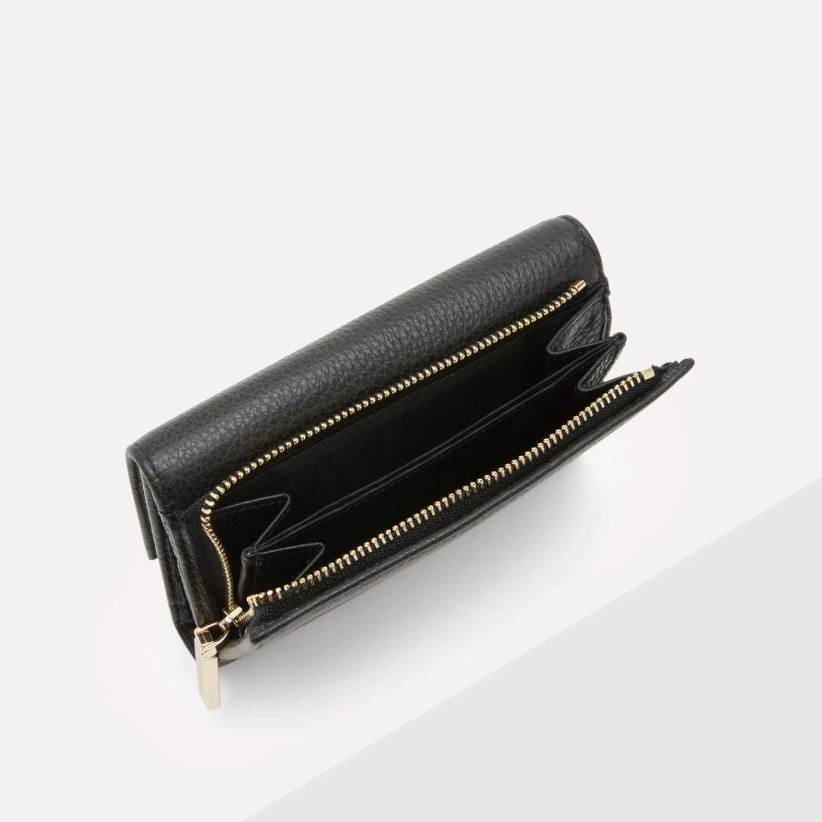 Coccinelle portafogli in pelle "Metallic Soft" Nero E2MW5116601.001 NOIR