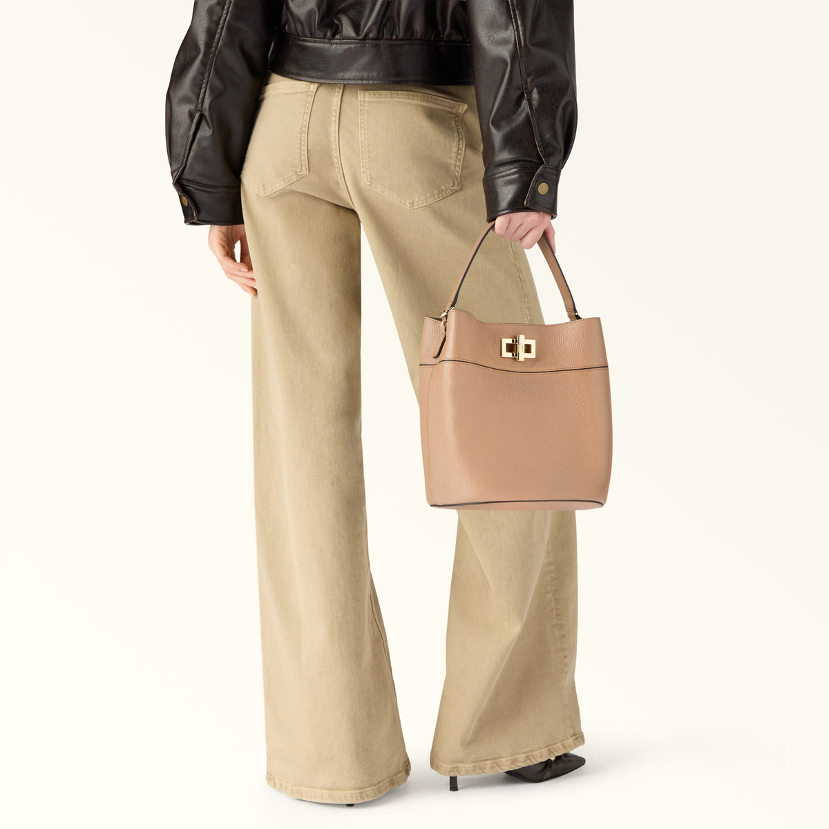 Furla borsa secchiello in pelle "Amelia" Beige WB01953.4489S TOFFEE