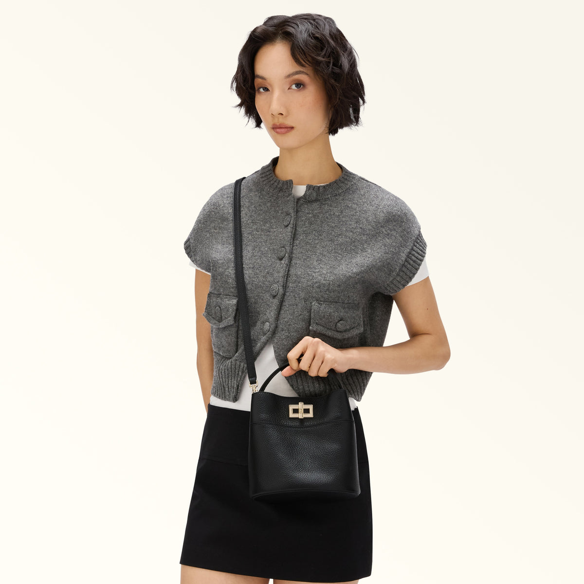 Furla borsa secchiello in pelle "Amelia" Nero WE00879.O6000 NERO